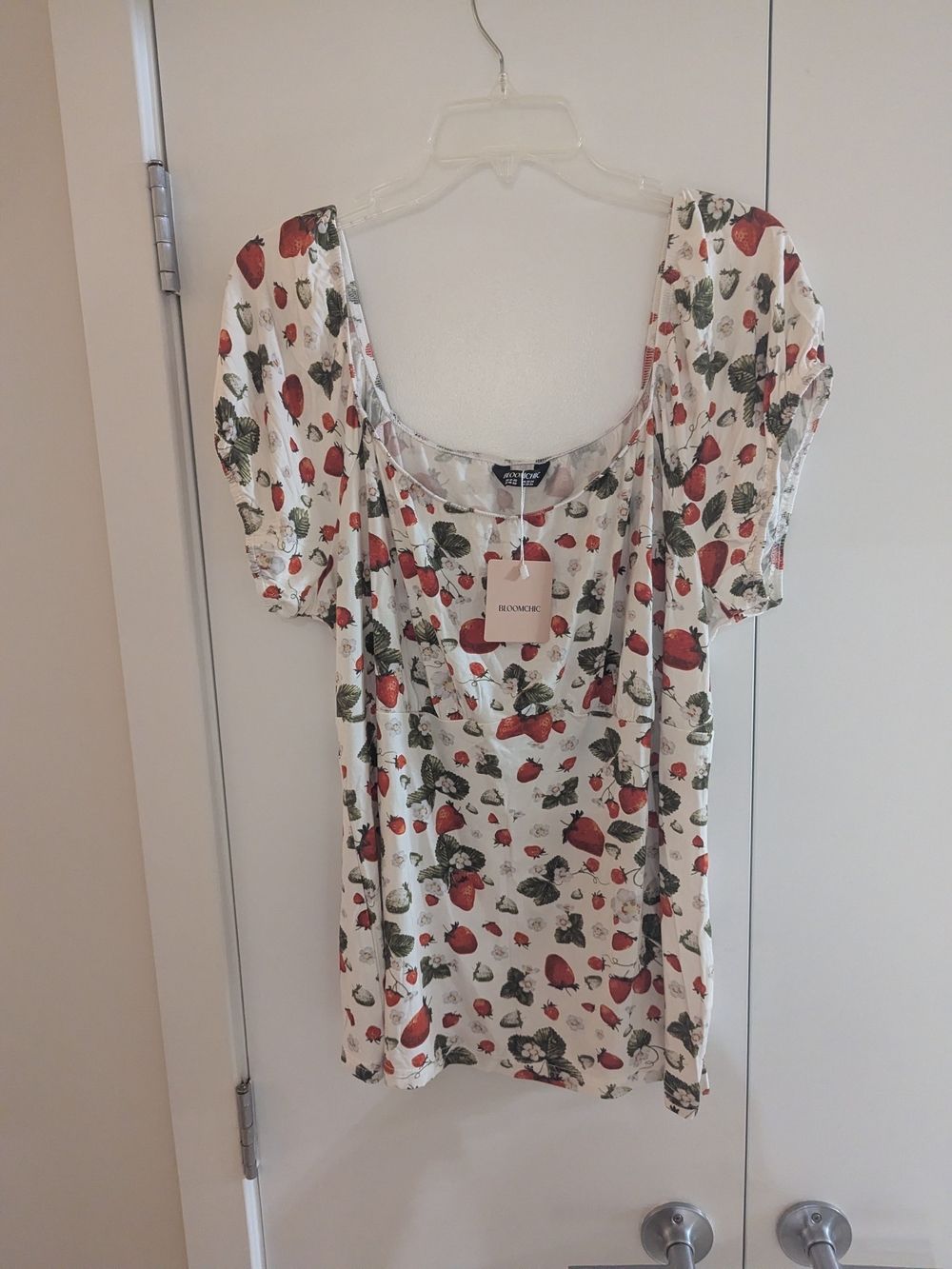 NWT BloomChic Stretchy Strawberry Print Top